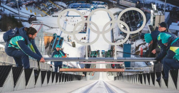 I lavoratori delle Olimpiadi: “Siamo stati assunti per fare gli  steward,  abbiamo dovuto fare i poliziotti”