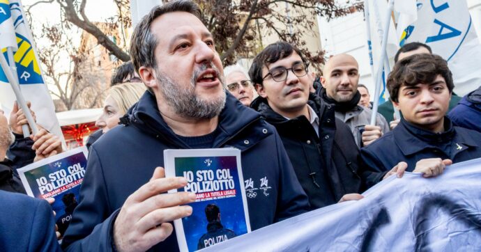 Le piroette di Salvini: “Sto con il poliziotto” un minuto dopo; “Non parlo di cose che non so”  quando le cose cambiano