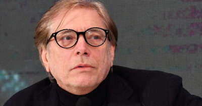 Copertina di “A Sanremo mi hanno trattato come un immigrato, ero il terrone. Sono stato la più grande ingiustizia della musica italiana”: le parole di Nino D’Angelo