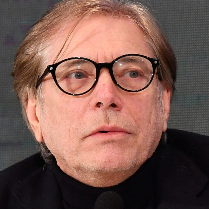 “A Sanremo mi hanno trattato come un immigrato, ero il terrone. Sono stato la più grande ingiustizia della musica italiana”: le parole di Nino D’Angelo