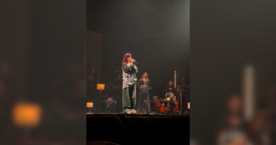 Copertina di Angelina Mango torna in concerto, la dedica commovente alla manager Marta Donà: “Mi ha salvato la vita” – Video