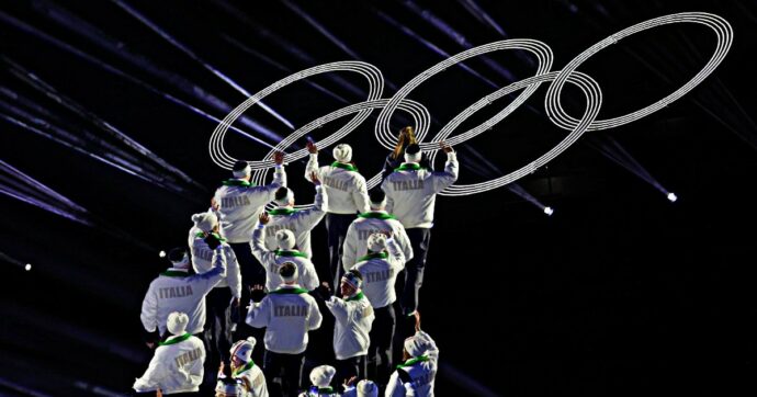 Olimpiadi, la cerimonia di chiusura in diretta | L’Italia saluta i Giochi: da Gabry Ponte al momento del ricordo, poi tocca a Roberto Bolle