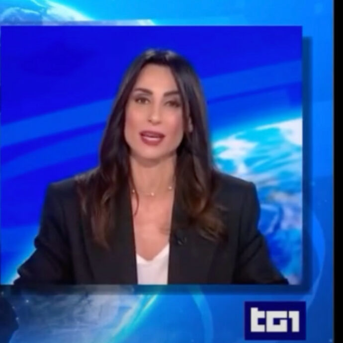 Sanremo 2026, Carlo Conti annuncia Giorgia Cardinaletti co-conduttrice della finale di Sanremo. La reazione in diretta della giornalista del Tg1: “Non è uno scherzo?”