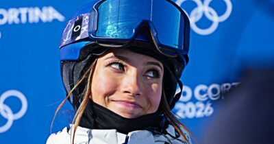 Copertina di Eileen Gu “risponde” sul campo al giornalista dopo le polemiche: è oro nell’halfpipe