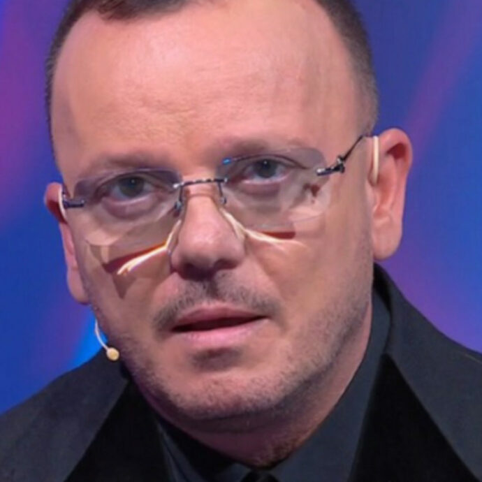 “Noi padri separati ci sentiamo sempre in colpa, ma a volte quando due si lasciano è per il bene dei figli”: le parole di Gigi D’Alessio a “C’è posta per te”