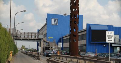 Copertina di Ex Ilva, la Spoon River dei “morti di lavoro”: dal 2003 25 vittime in incidenti nello stabilimento di Taranto