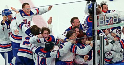 Copertina di Gli Usa vincono la battaglia sul ghiaccio: il Canada spreca e crolla all’overtime. L’oro dell’hockey atteso da 46 anni