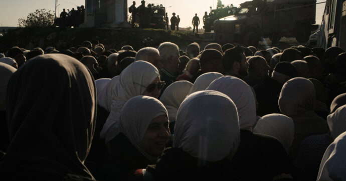 Cisgiordania, coloni israeliani incendiano la moschea di Abu Bakr al-Siddiq
