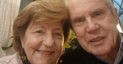 Copertina di “Siamo a Praga perché vogliamo vedere crescere i nostri nipoti. Qui è tutto più semplice rispetto all’Italia”