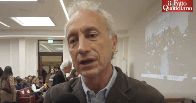 Copertina di Referendum, Travaglio: “Campagna di Fdi con migranti e Sea Watch? Sono disperati se ricorrono a questi mezzucci”