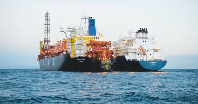 Il governo frega Giani e il sindaco FdI:  niente Liguria, il rigassificatore resterà a Piombino