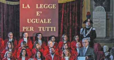 Copertina di Anna Maria Frustaci; “L’Alta Corte che hanno in mente tutelerà i magistrati graditi  e metterà pressione a quelli scomodi”