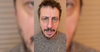 Copertina di “L’intervento di La Russa per Pucci? Siamo un paese di elettori rincoglioniti se quello fa il presidente del Senato”: il video di Luca Bizzarri