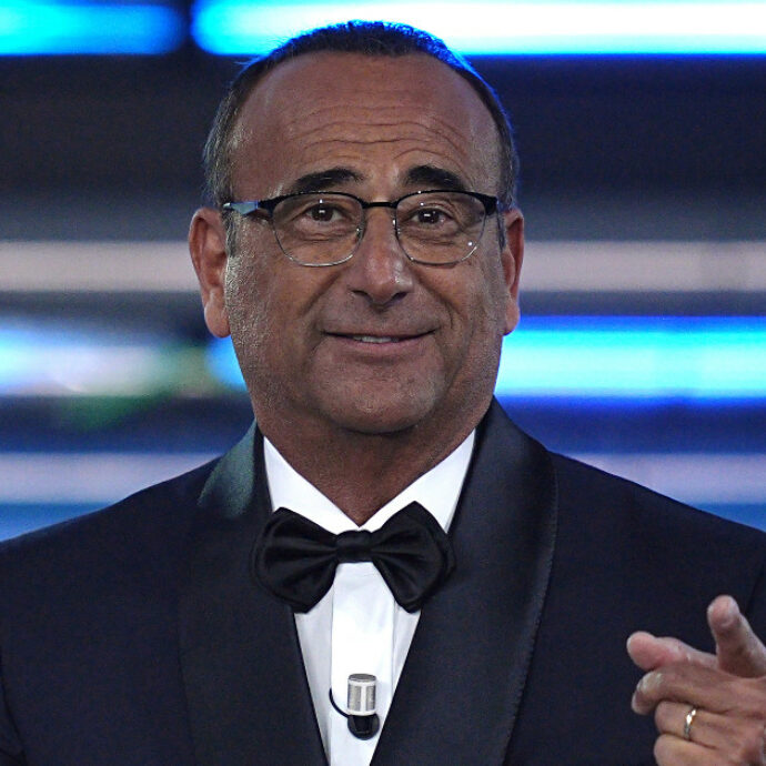 Sanremo 2026, ascolti in forte calo rispetto allo scorso anno: 9 milioni e 600 mila spettatori e 58% share