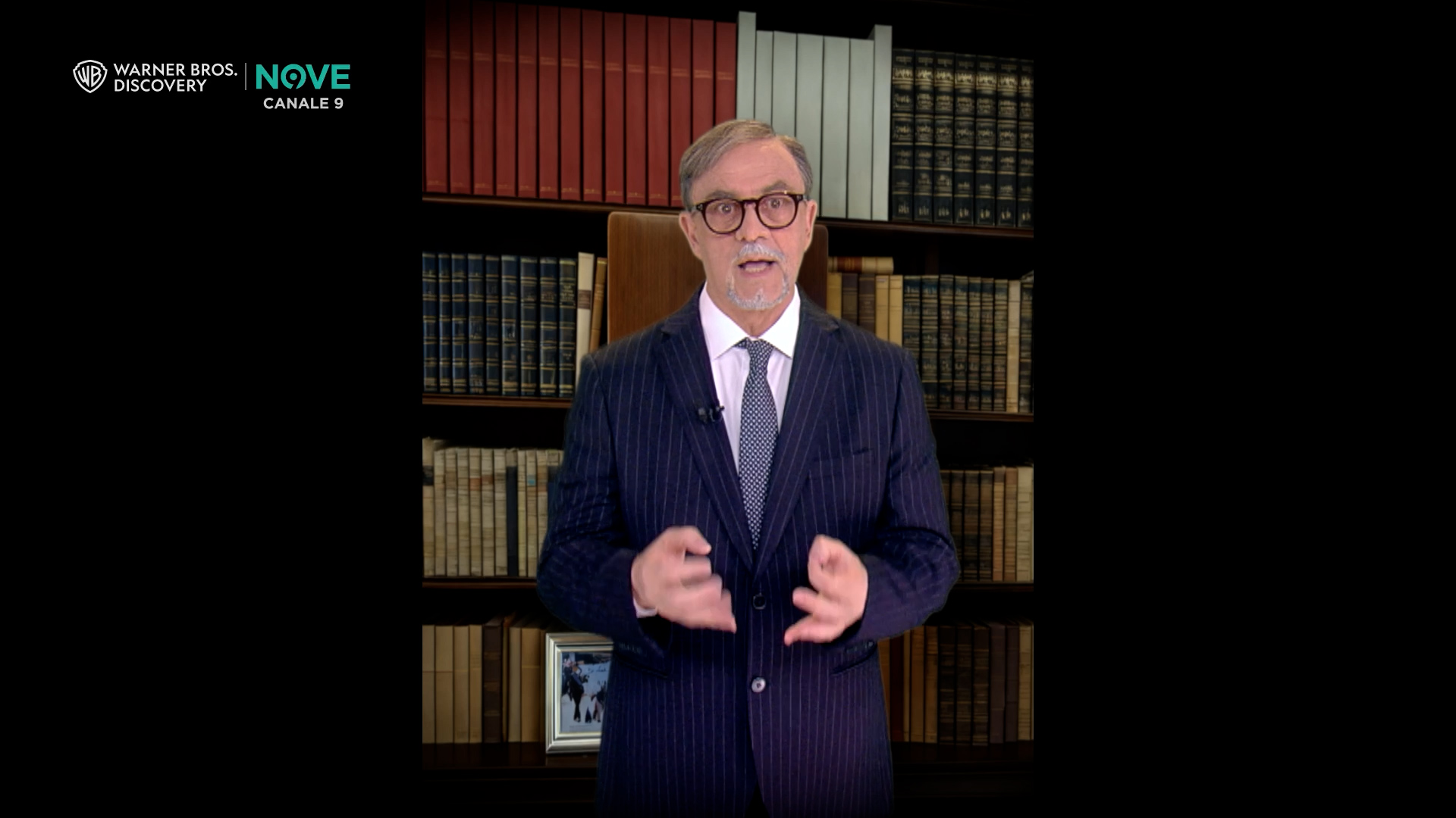 “Se non ho niente di meglio da fare che occuparmi della scaletta di Sanremo? No, non ce l’ho”: Crozza diventa La Russa e lancia una petizione per decidere gli ospiti dei programmi tv