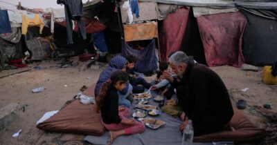 Copertina di Le organizzazioni umanitarie fanno ricorso all’Alta corte israeliana contro la sospensione a Gaza e in Cisgiordania decisa dal governo