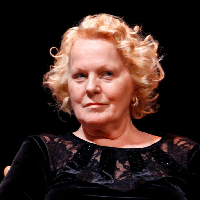 “Mi sarei aspettata un invito a Sanremo per ricordare Pippo Baudo, invece ci sarà la segretaria, avrebbero dovuto metterla vicino ai figli”: la ‘stoccata’ di Katia Ricciarelli