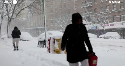 Copertina di Tempesta di neve nel nordest degli Stati Uniti: oltre 600mila persone senza elettricità