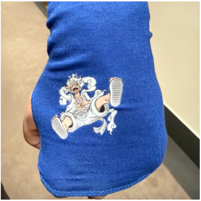 Sanremo 2026, Tommaso Paradiso con la mano fasciata sul palco: “Come se stessi andando sul ring e poi scendo le scale, sperando di non cadere”. Ma c’è un altro motivo