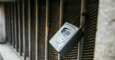 Copertina di Affitti brevi, a Roma le associazioni per la casa incalzano il Campidoglio: “Stop alle nuove aperture. Un regolamento è urgente”