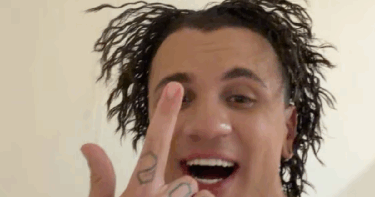 Samurai Jay come Edward mani di forbice: il cantante di “Ossessione” posta una foto dei capelli su Instagram dopo la prima serata di Sanremo