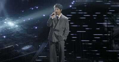 Copertina di “Guardare video porno in coppia? Sì, i miei preferiti sono quelli amatoriali, ma se sono troppo brutti…”: Fulminacci a tinte ‘hot’