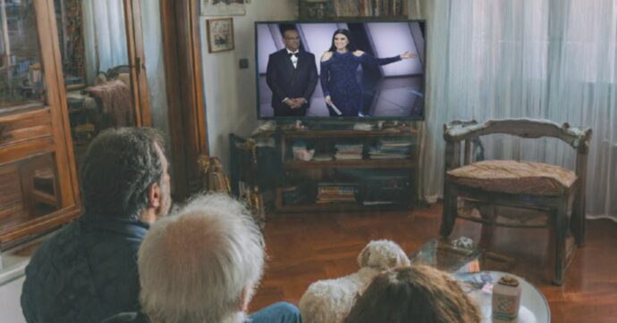 Allarme in Rai: 3  milioni di spettatori in meno  per  uno  spettacolo nato  col pilota automatico