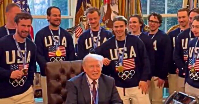 Non solo la squadra femminile: anche cinque atleti del team maschile di hockey hanno detto “no” all’invito di Trump