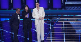 Seconda serata: Lauro immenso e Pausini scioltissima. Ma trenta canzoni erano davvero necessarie?