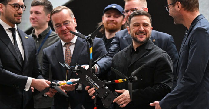 La Germania comprerà 6.000 droni kamikaze per 2 miliardi di euro. Ma nei prossimi anni il budget raddoppierà