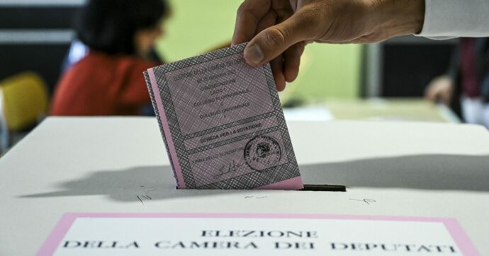 Colpo di mano notturno, la destra trova l’accordo sulla legge elettorale: proporzionale con premio e ballottaggio. E c’è chi evoca già il ritorno del Porcellum