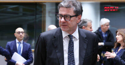 Copertina di Evasione, torna la promessa di usare i dati “in chiave predittiva” per scovare chi non paga. Controlli mirati grazie all’IA