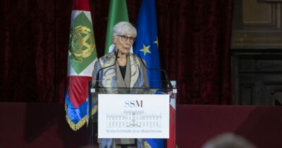 Copertina di Le mani della destra sulla Scuola della magistratura: vuole il giurista di Mantovano per scalzare Silvana Sciarra