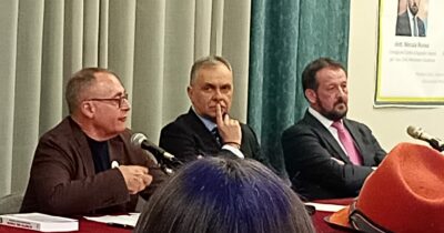 Copertina di Referendum, a Castellammare di Stabia il faccia a faccia tra il giudice che condannò Berlusconi e il magistrato che si candidò nel centrodestra