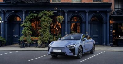 Copertina di Lexus ES, debutta la versione elettrica. Arriva nella seconda metà del 2026