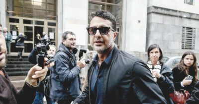 Copertina di Corona ospite, bistrot di Teramo contro i legali di Mediaset