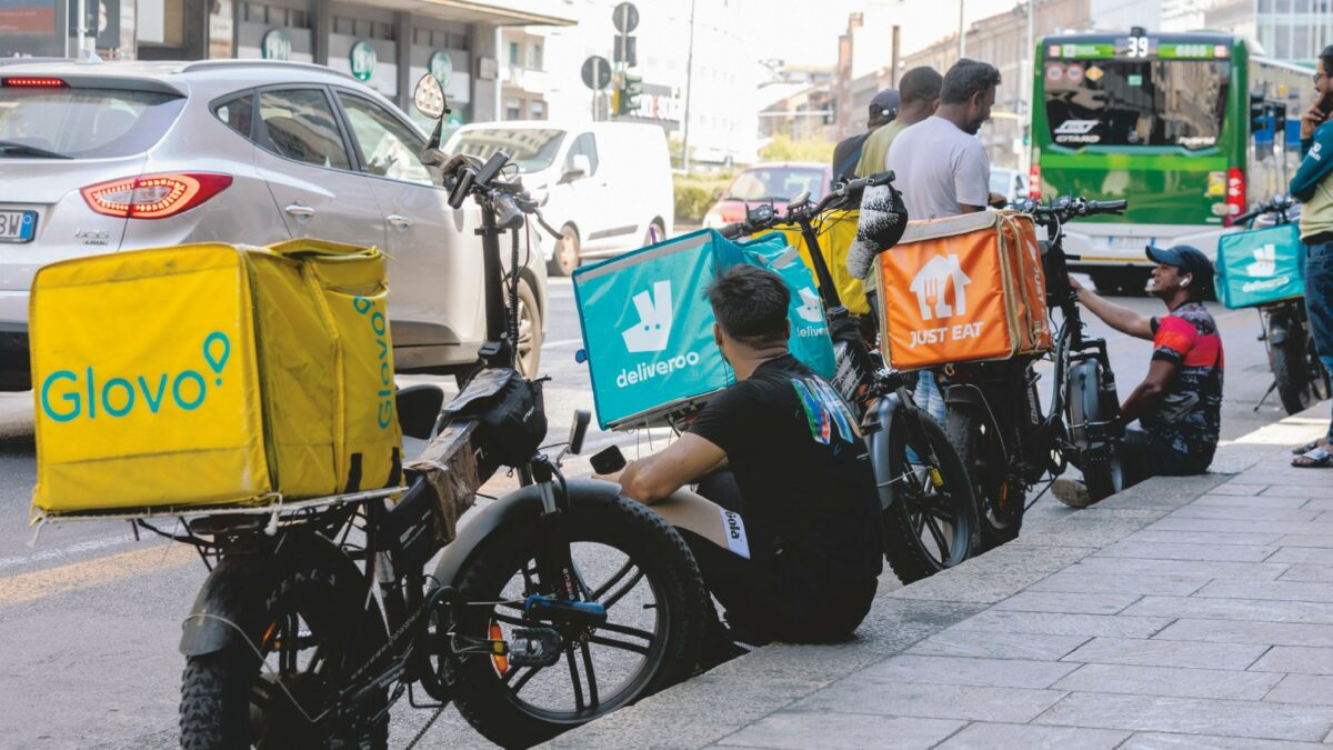 tutele ancora deboli per i rider nonostante il decreto subordinazione non automatica e sanzioni ridotte da Ilfattoquotidiano.it tutele ancora deboli per i rider nonostante il decreto subordinazione non automatica e sanzioni ridotte