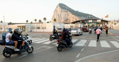 Copertina di Dopo tre secoli è caduto il muro  di Gibilterra