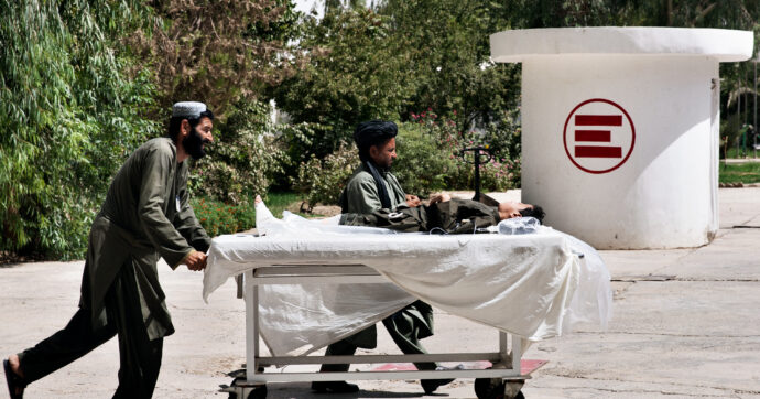 Guerra Afghanistan-Pakistan, Emergency: “Svegliati di notte dalle bombe. La popolazione teme un ritorno al passato”