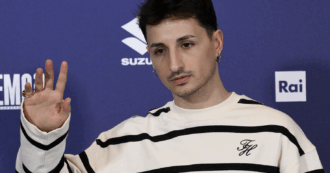 Copertina di “Sono un anti-divo e il mercato tende ad idolatrare. Faccio fatica a inserirmi in questo sistema”: così Nayt a Sanremo 2026 – IL VIDEO