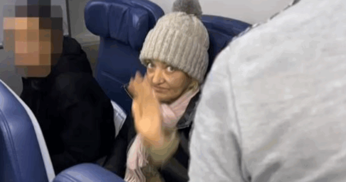 “Ha superato i controlli senza passaporto né biglietto e si è imbarcata sull’aereo nascondendosi in bagno”: fermata a Malpensa