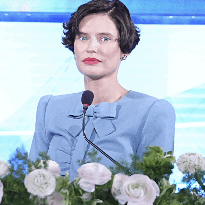 Sanremo 2026, Bianca Balti sul tumore: “Ho stretto amicizie con donne che sono venute a mancare nell’ultimo anno. Irina Shayk? Mi è stata molto vicina durante la malattia”