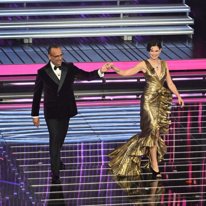 Sanremo 2026, la scaletta della finale: Nino Frassica e Giorgia Cardinaletti co-conduttori, Andrea Bocelli super ospite. Ecco come si elegge il vincitore