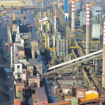 Copertina di Ilva, 8 ore di sciopero dopo lo stop all’area a caldo. Ma c’è il tavolo governo-sindacati: “Piano straordinario”