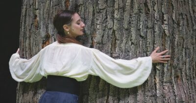 Copertina di ‘’Orlando sono io’’: c’è Vita con Virginia. La recensione dello spettacolo di Andrea De Rosa