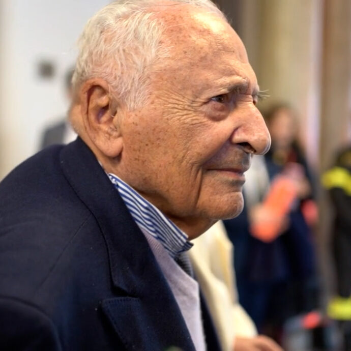 “La morte? Il vero problema sarebbe essere immortali. Sia io che mia moglie Daniela siamo molto credenti, vorrei passare il compleanno in sordina ma temo che non sarà possibile”: i 90 anni di Mogol