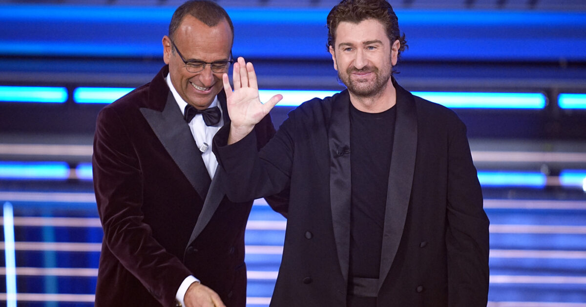 Sanremo 2026, numeri positivi per la serata cover: 10.789.000 telespettatori con il 65,6% di share. Ecco com’era andata lo scorso anno Sanremo 2026, numeri positivi per la serata cover: 10.789.000 telespettatori con il 65,6% di share. Ecco com’era andata lo scorso anno