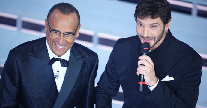 Sanremo 2026, la diretta della Finale – Carlo Conti (a sorpresa) incorona Stefano De Martino suo successore: “Testa bassa e pedalare”. Bocelli all’Ariston a cavallo: “Mia antica passione”