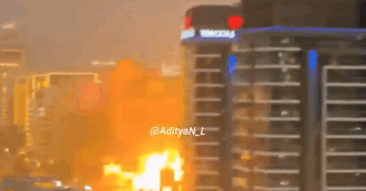 Copertina di Dubai, missile iraniano colpisce l’isola artificiale Palm Jumeirah: “Quattro persone ferite”