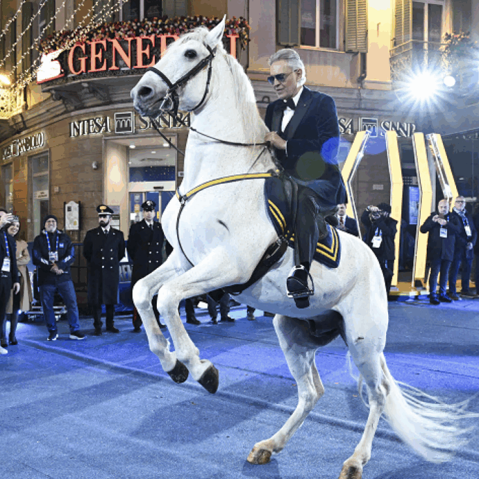 Sanremo 2026 – Pagelle della finale | Voto 4 a Bocelli che copia Benigni, 2 all’incomprensibile classifica